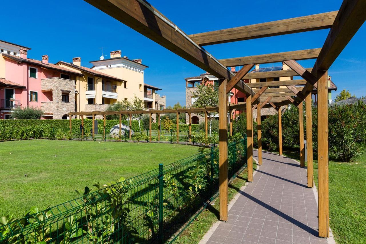 Appartamento Corina Sirmione Exterior foto