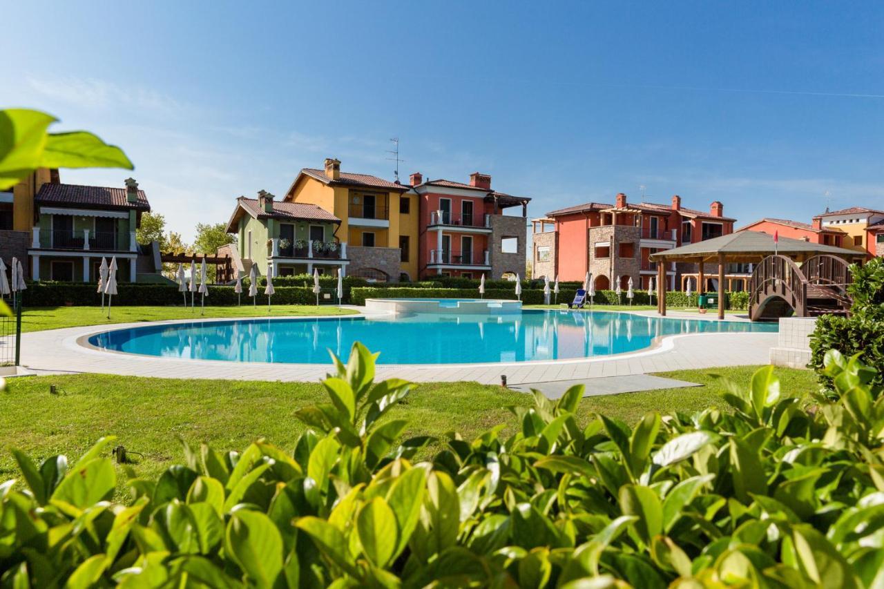 Appartamento Corina Sirmione Exterior foto