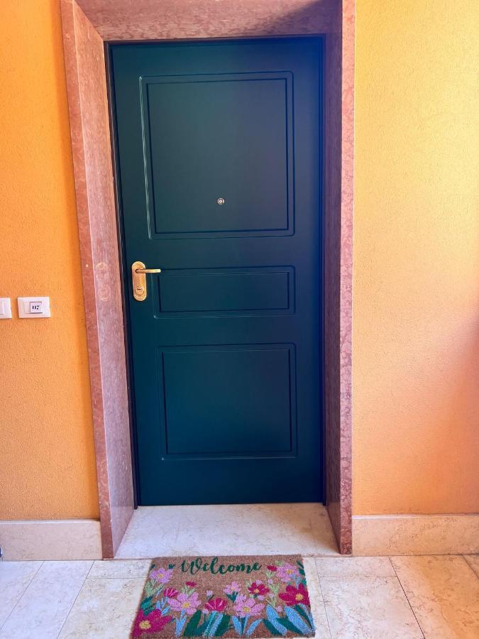 Appartamento Corina Sirmione Exterior foto